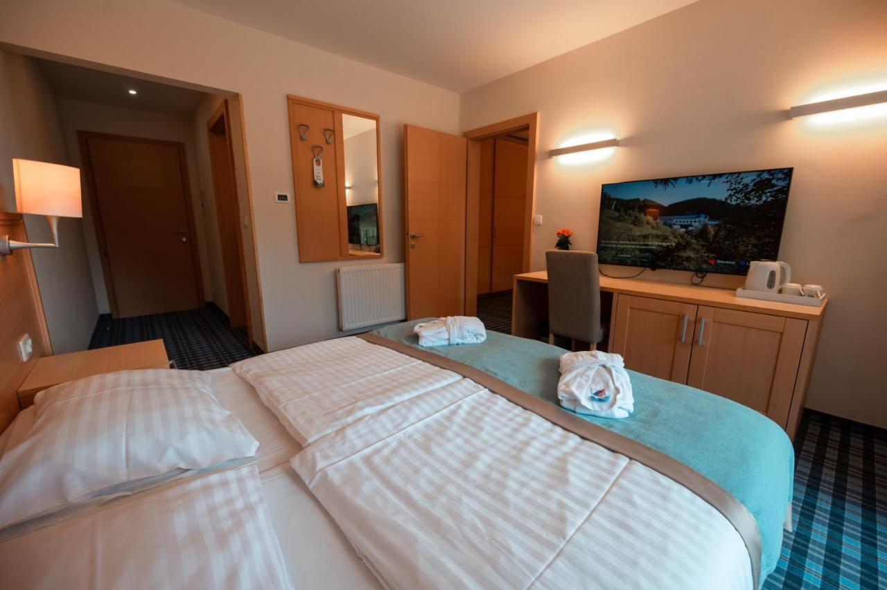 Wellness Hotel Montis موزيريي المظهر الخارجي الصورة