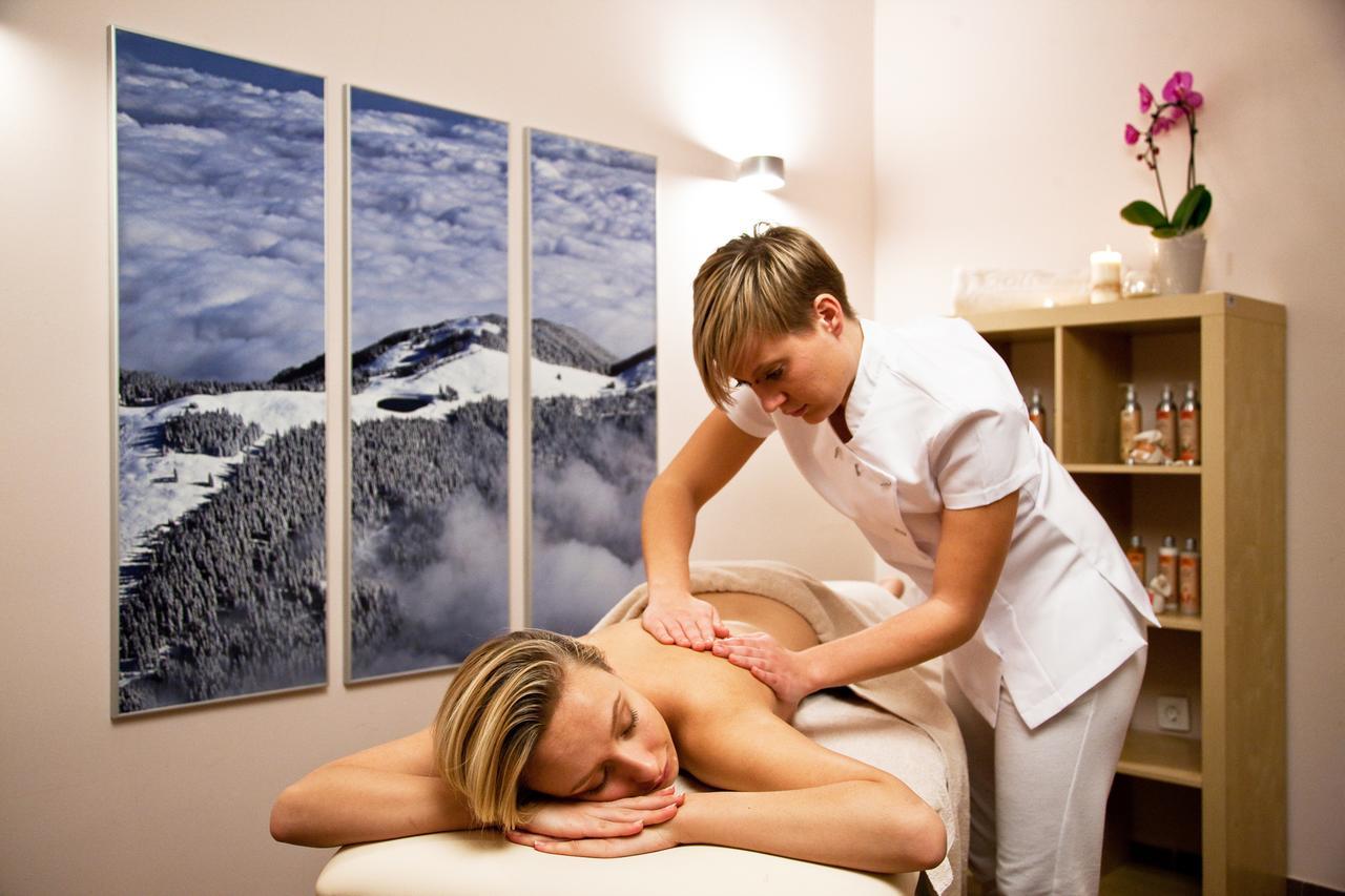 Wellness Hotel Montis موزيريي المظهر الخارجي الصورة